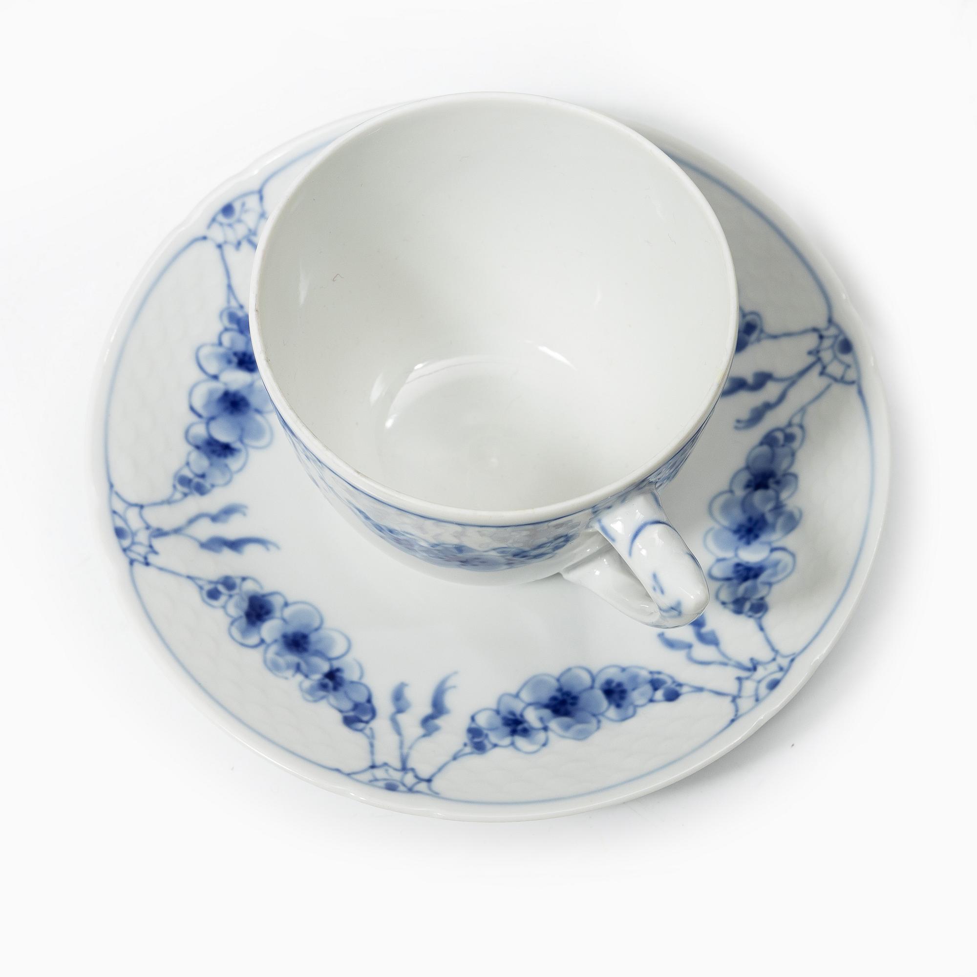 Bing & Grøndahl, "Empire", dining and coffee service, 89 pieces.