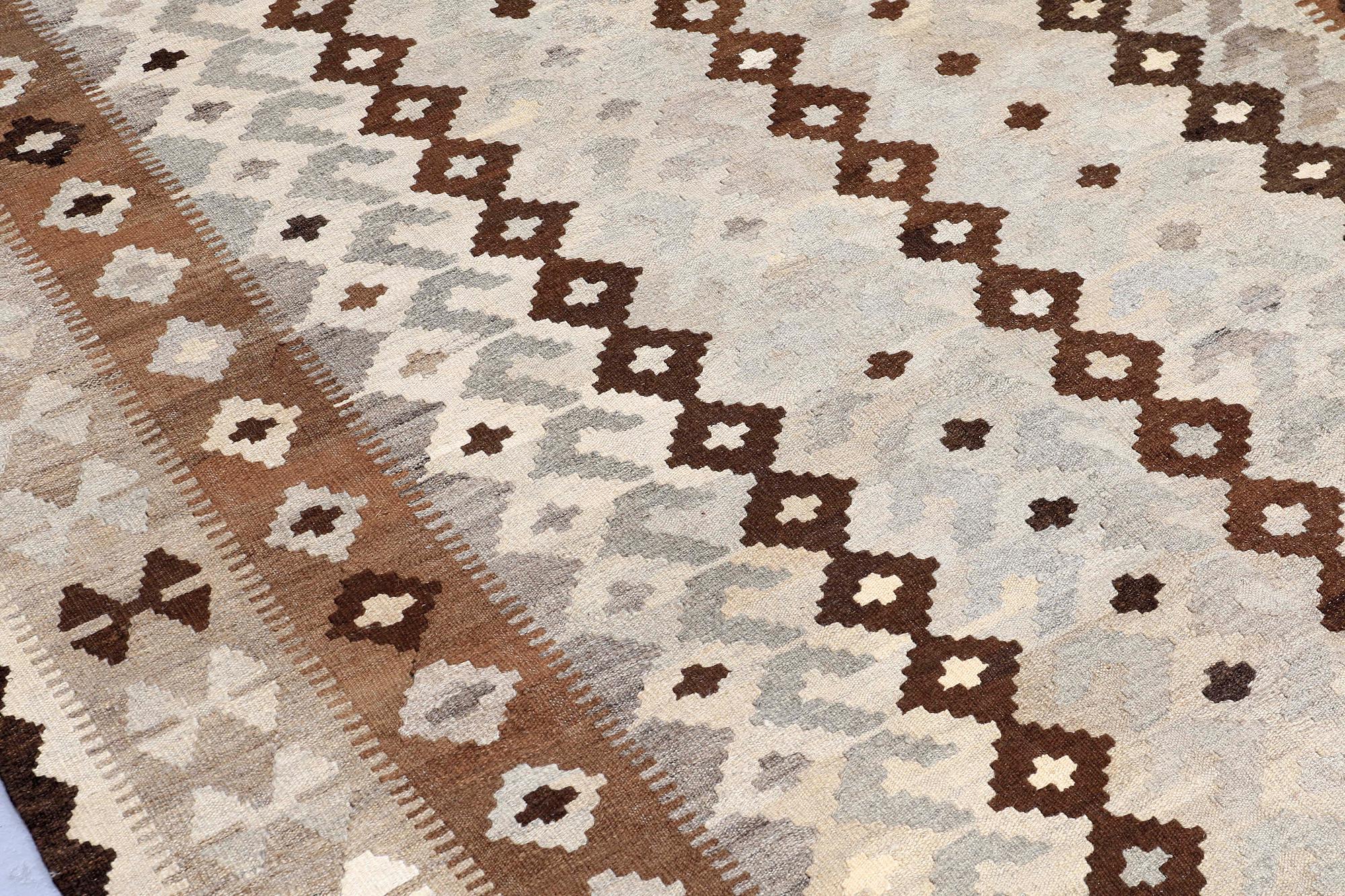 A CARPET, Kilim, ca 301 x 200 cm.