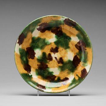 610. An egg and spinach dish, Qing dynasty, Kangxi (1662-1722).