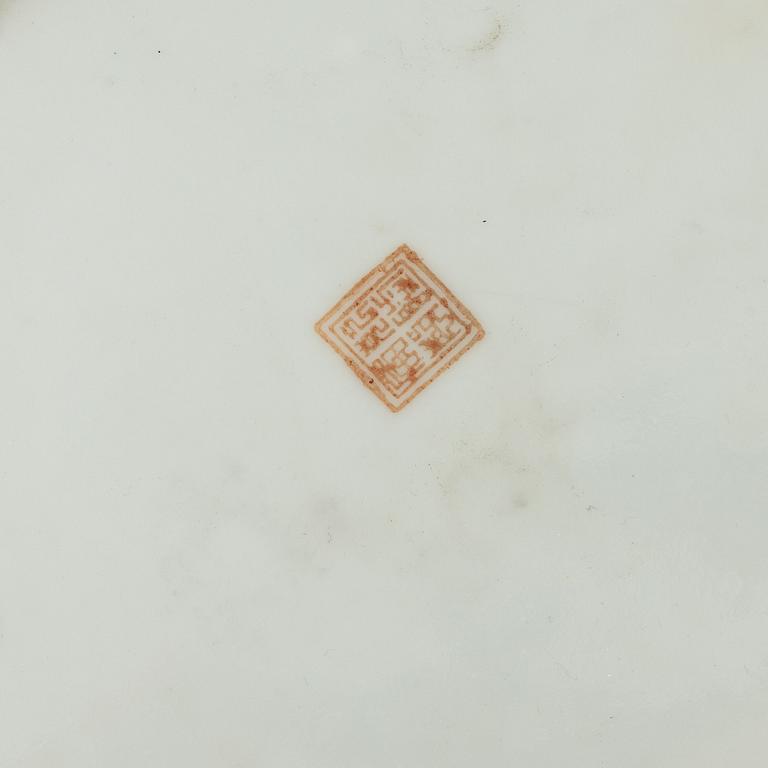 Ytterfoder med fat, 2 st, porslin, Kina, 1800-1900-tal.