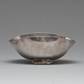 SKÅL, silver. Hélène Gärdfeldt för Hovjuvelerare Carlman AB, Stockholm 1955. Vikt ca 193 g.