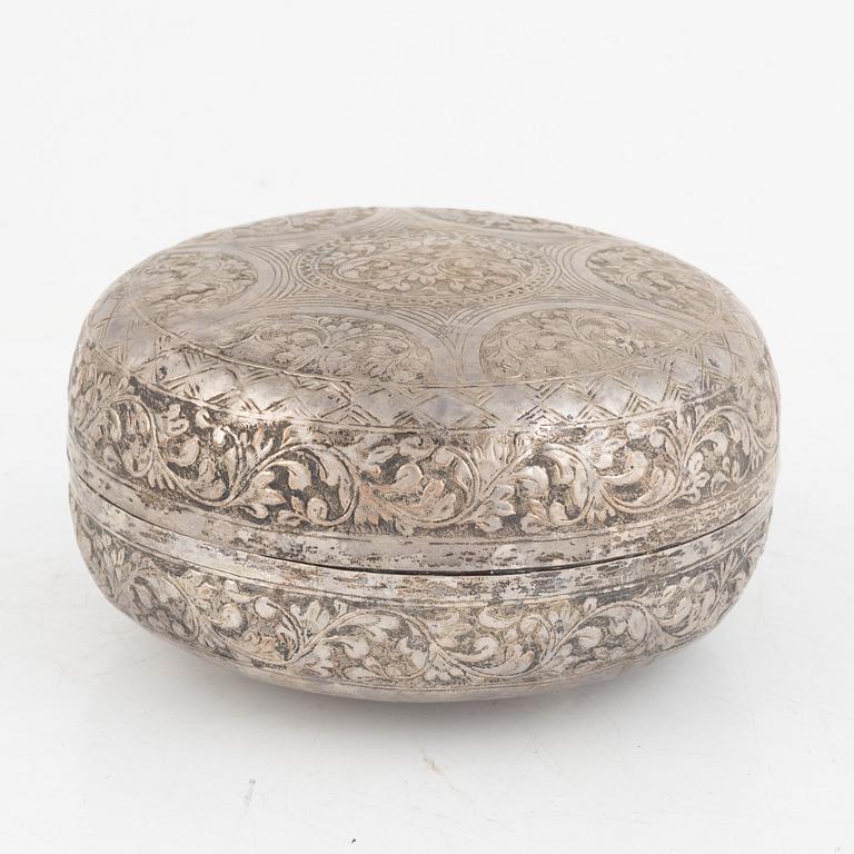 An Indian silver plated copper box with cover, 19th century.