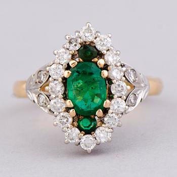 A NECKLACE, EARRINGS and RING, facetted emeralds, brilliant cut diamonds, 18K gold. Tillander 1984.