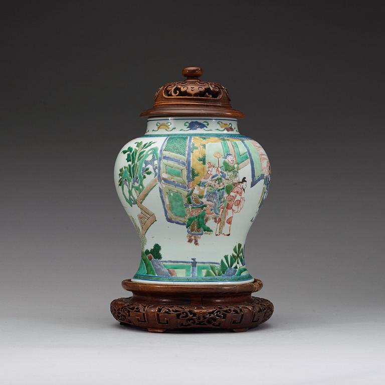 A famille verte figure scene vase, Qing dynasty, 19th century.