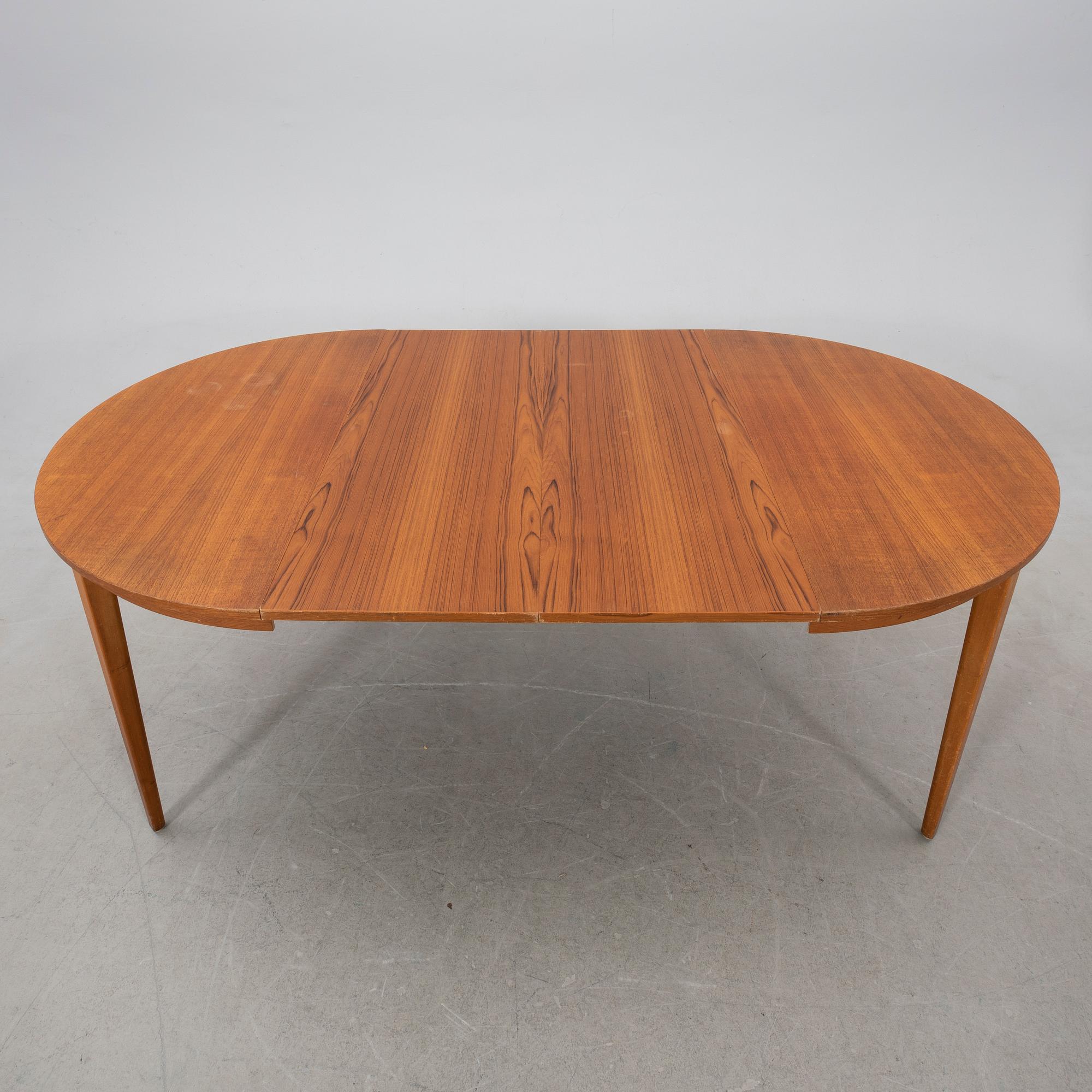 Matbord 1900-talets mitt.