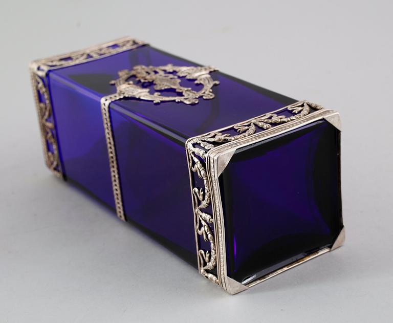 VAS, blått glas, omkring år 1900.