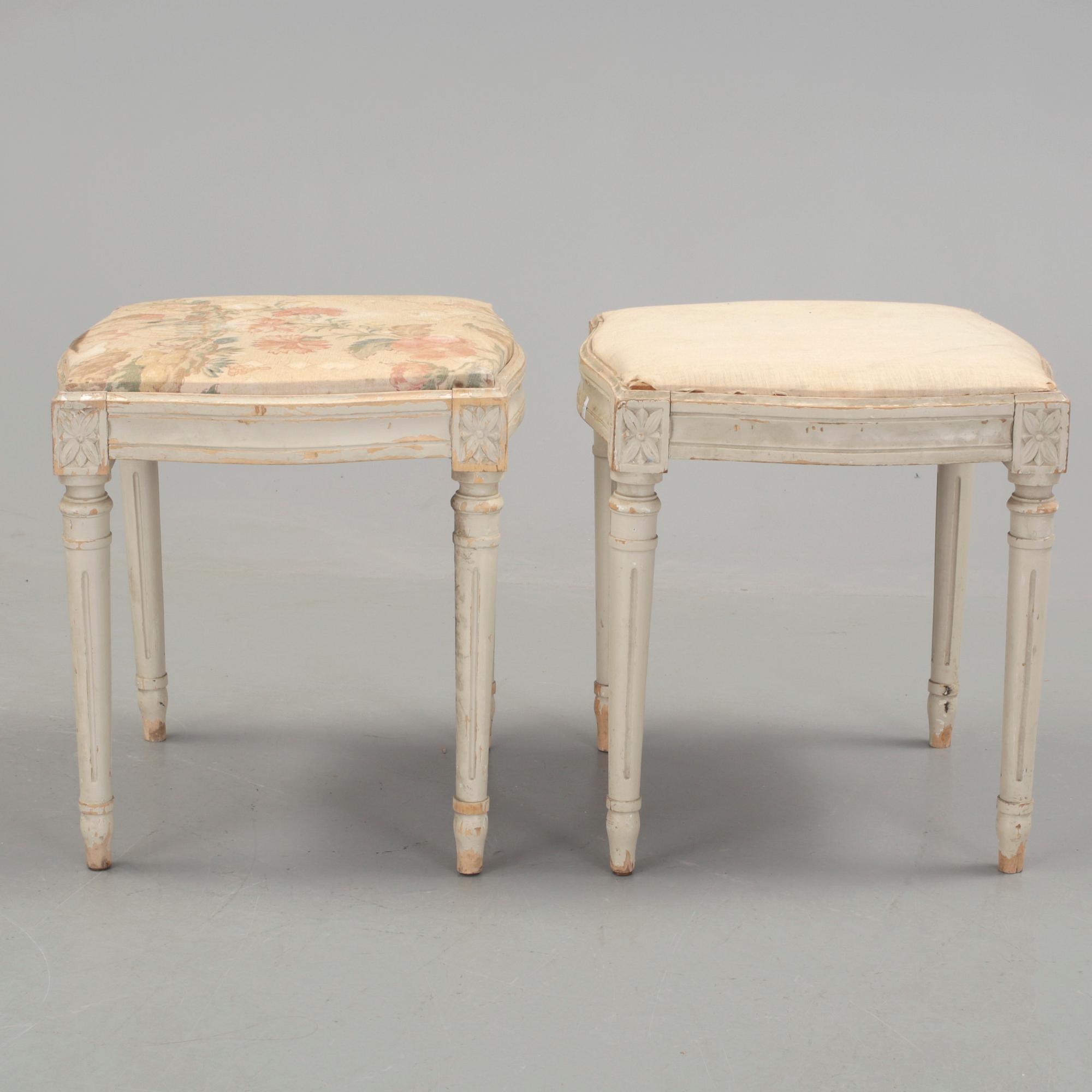 TABURETTER, ett par gustaviansk stil, 1900-talets första hälft.