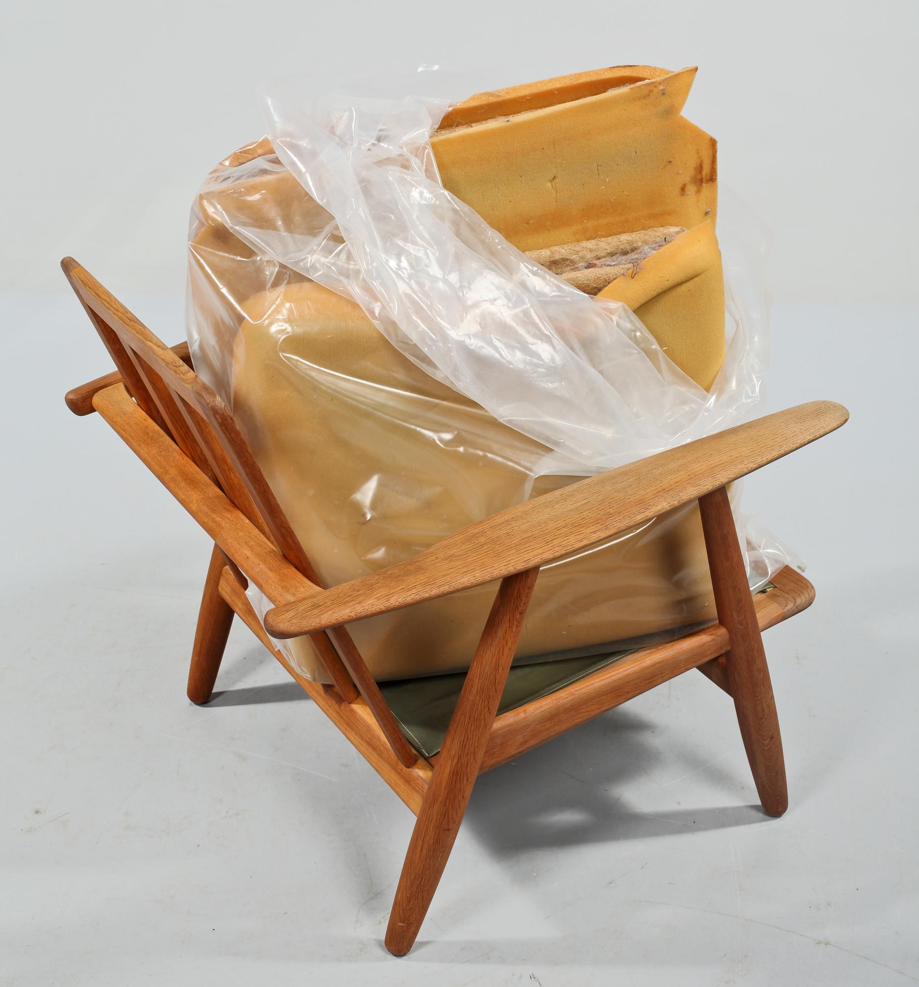 FÅTÖLJ, "GE 240/Cigarren", Hans J Wegner, 1900-talets tredje kvartal.