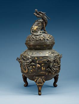 A Japanese bronze censer, Meiji (1868-1912).