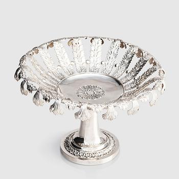 274. A Swedish 19th century silver tazza, mark of Adolf Zethelius, Stockholm 1831.