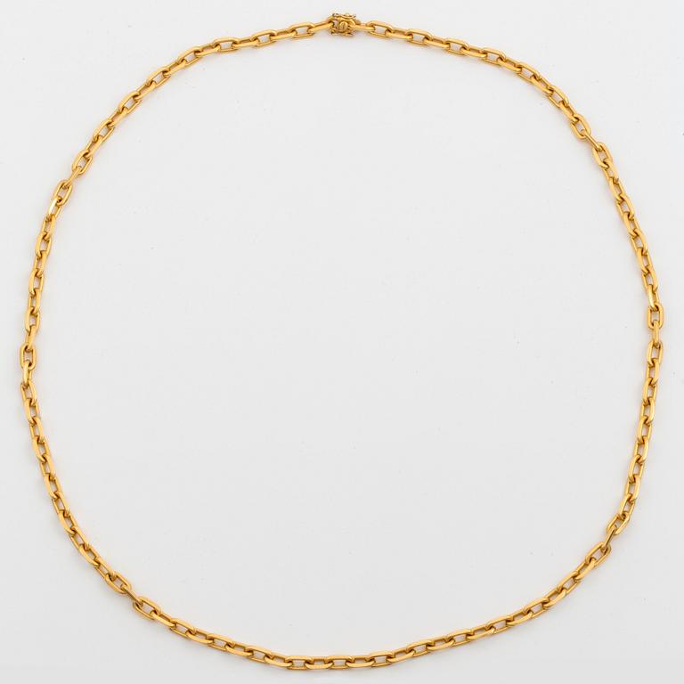 A Cartier necklace in 18K gold.