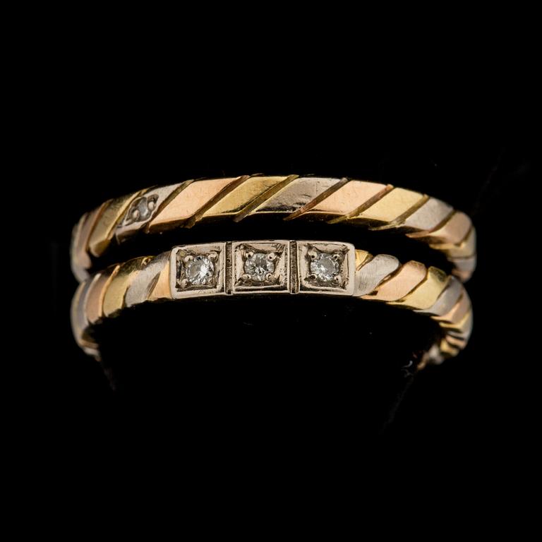 RINGAR, 2 st. 18K guld med små diamanter. Gustaf Dahlgren Malmö. Vikt tot. ca 4 gram.