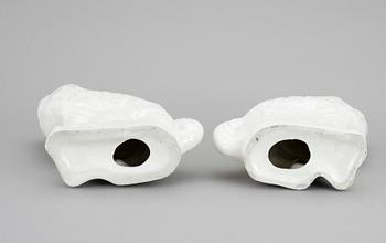 FIGURINER ett par, flintgods, Staffordshire, England, 1900-talets första hälft.,
