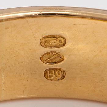 Sormus, briljantti- ja markiisihiontaiset timantit, 18K kultaa. Kultasarvi, Åbo 2003.