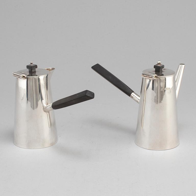 ATKIN BROTHERS, two silver pots, Sheffield 1931 och 1936.