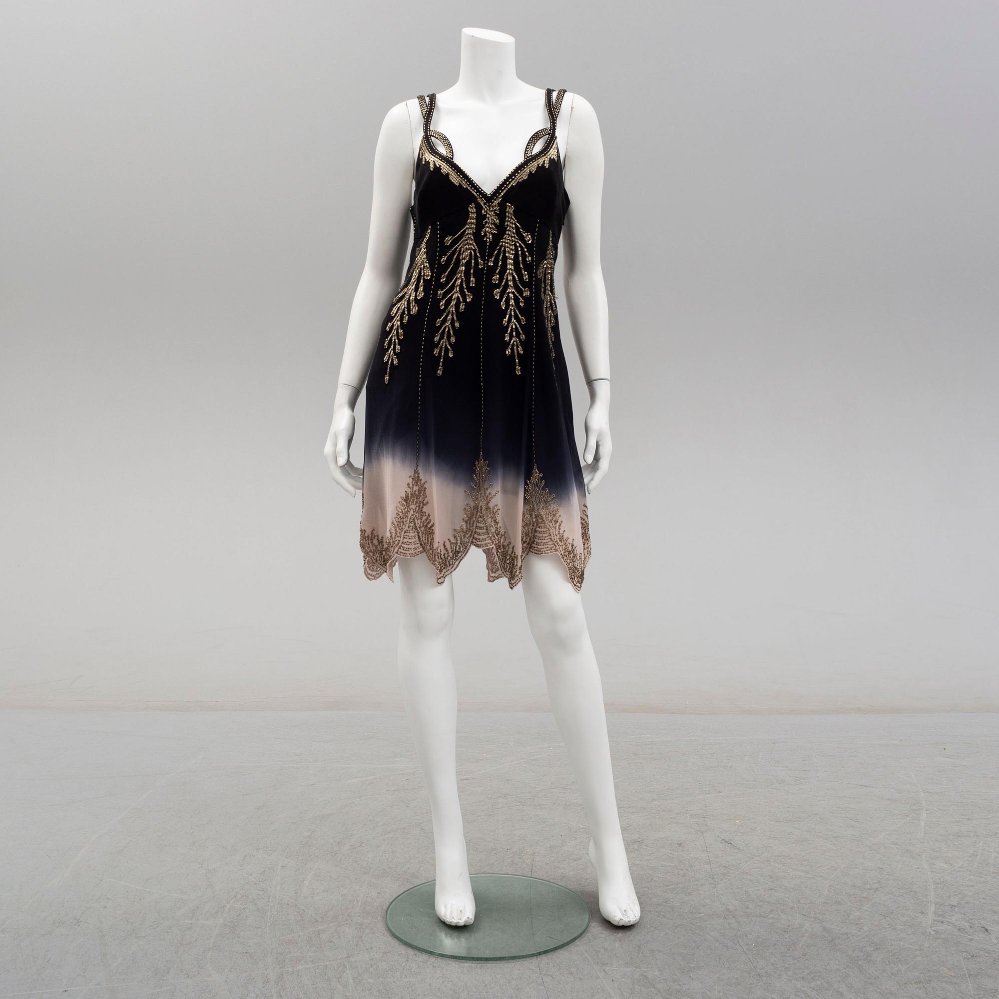KAREN MILLEN, a dip dye beaded dress, UK size 12. - Bukowskis