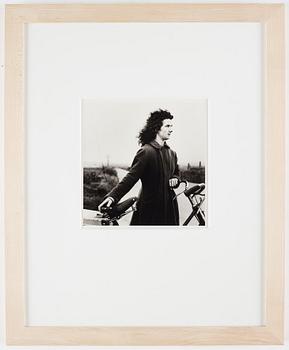 Alen MacWeeney, photograph signed on verso.