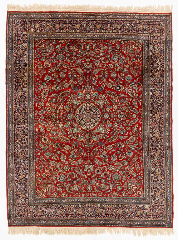 A carpet, Indo Tabriz, c. 281 x 216 cm.