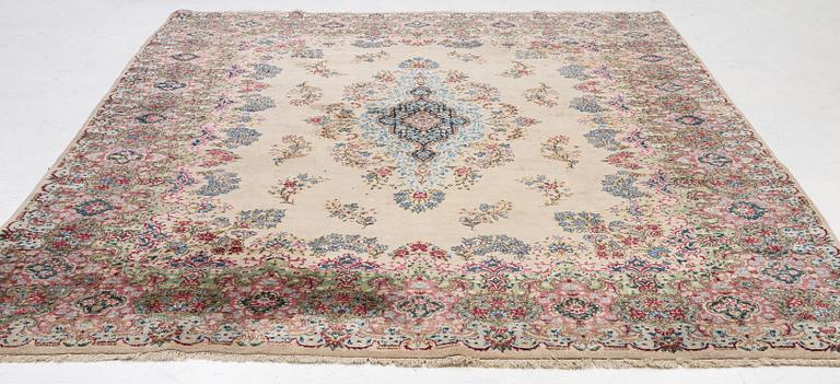 Carpet, Kriman, approx. 370 x 215 cm.