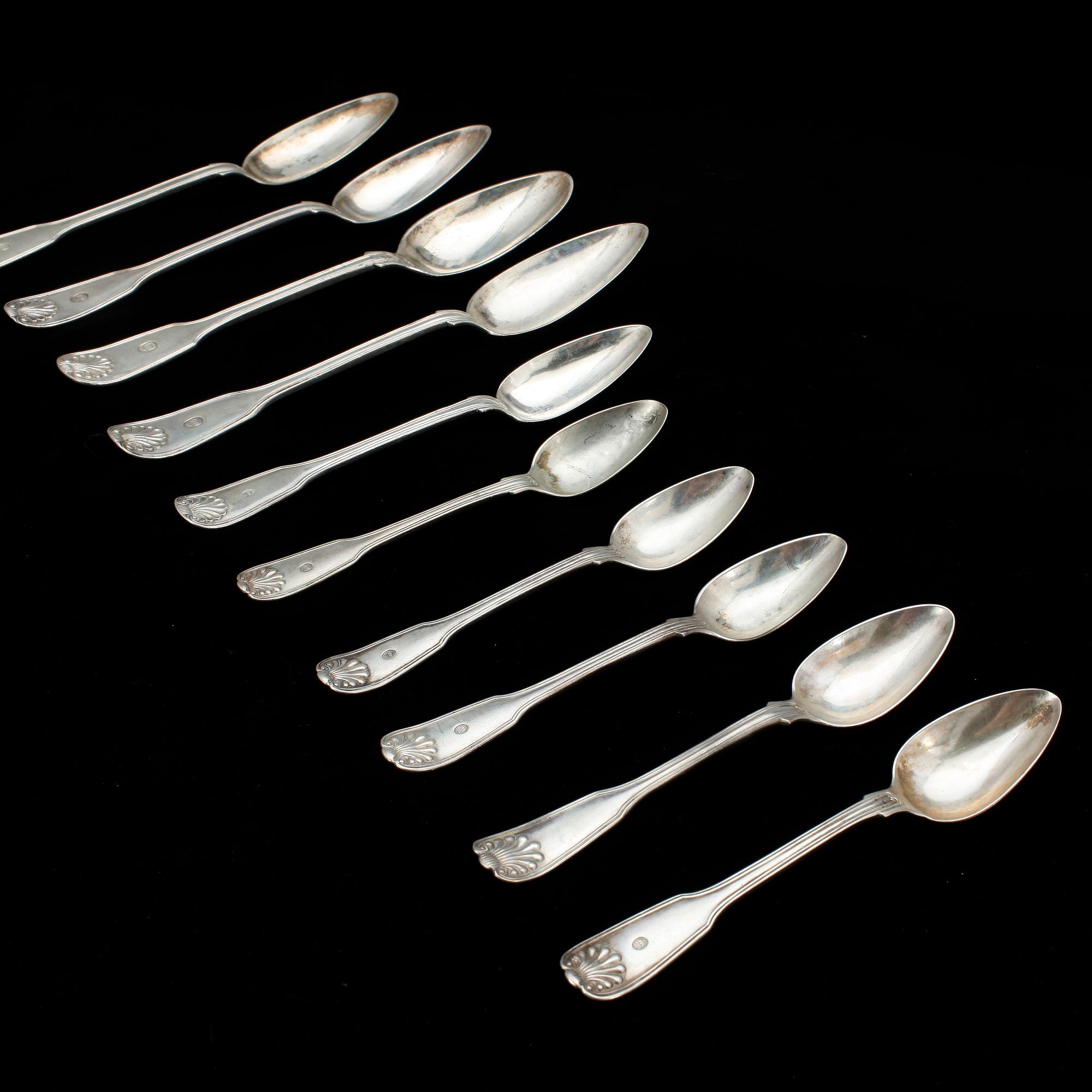 BESTICKSERVIS, 73 delar, silver, "Snäckmodell", Christian Hammer och Möllenborg. Stockholm mest 1850-tal. Tot ca 4400 g.