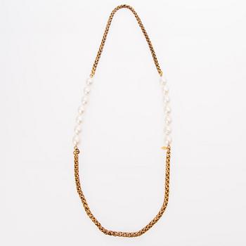 A 1980s Chain and Pearls Necklace.