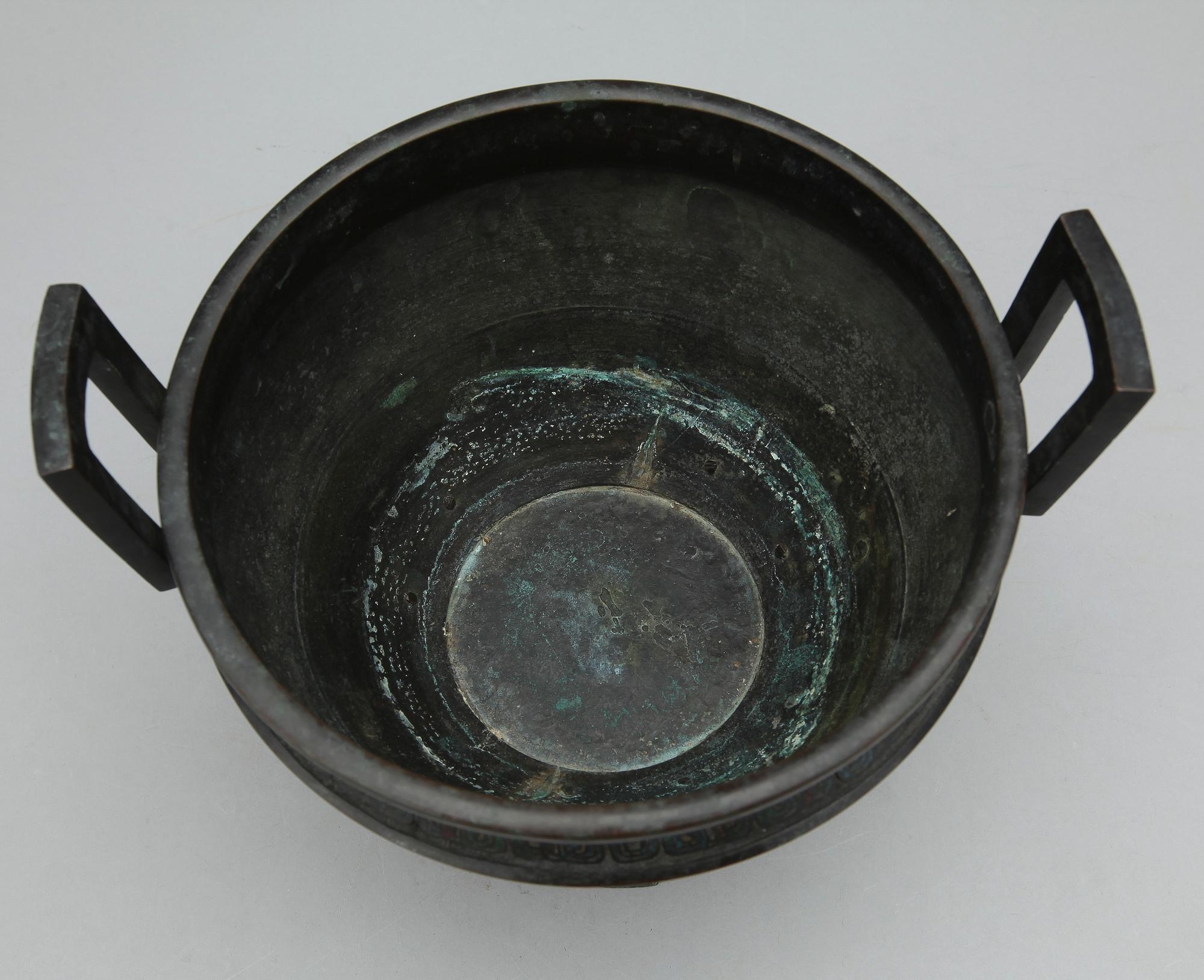 URNA, brons, Sydostasien, 1900-tal.