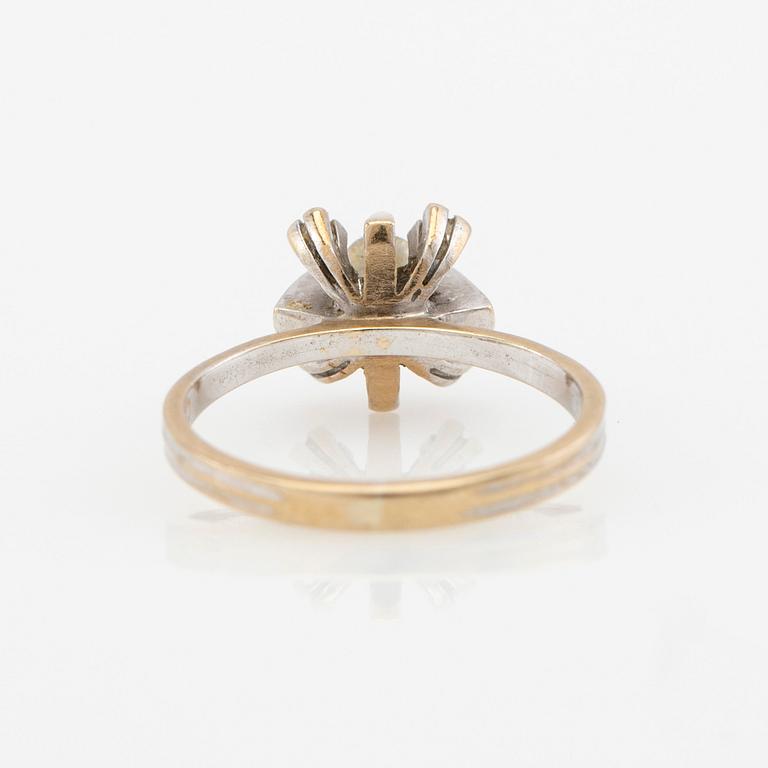 Ring, 18K vitguld med briljantslipade diamanter.