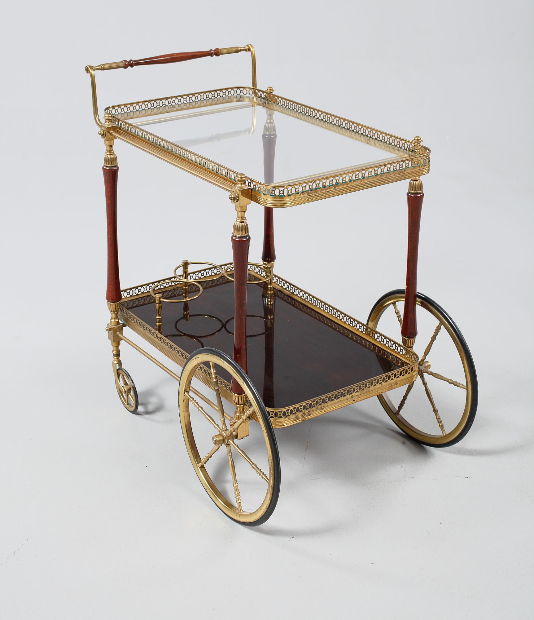 SERVERINGSVAGN, 1900-talets andra hälft.