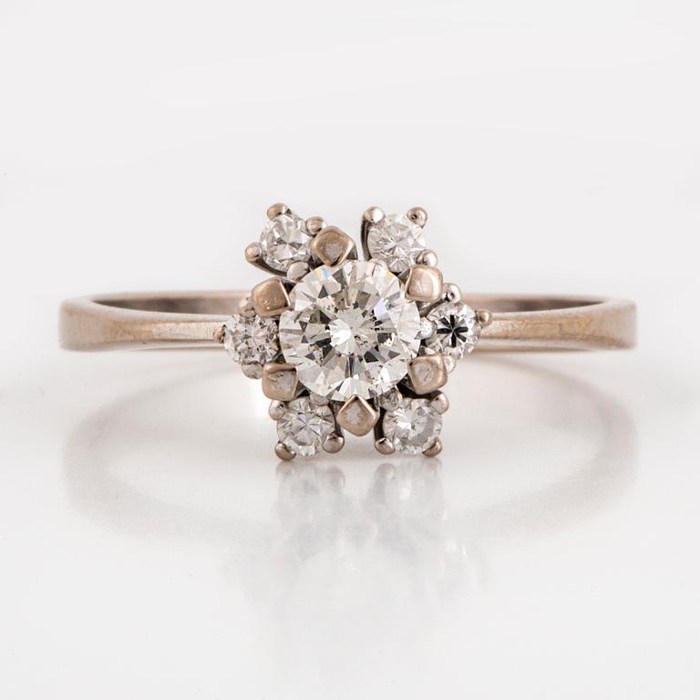 Brilliant-cut diamond ring.
