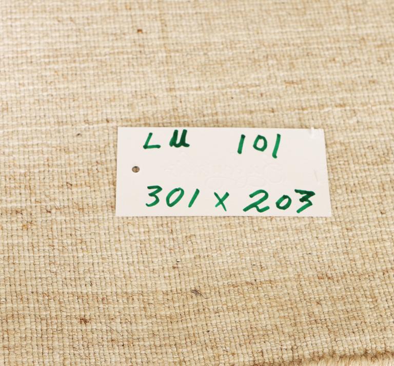 A Lori carpet, c. 301 x 203 cm.