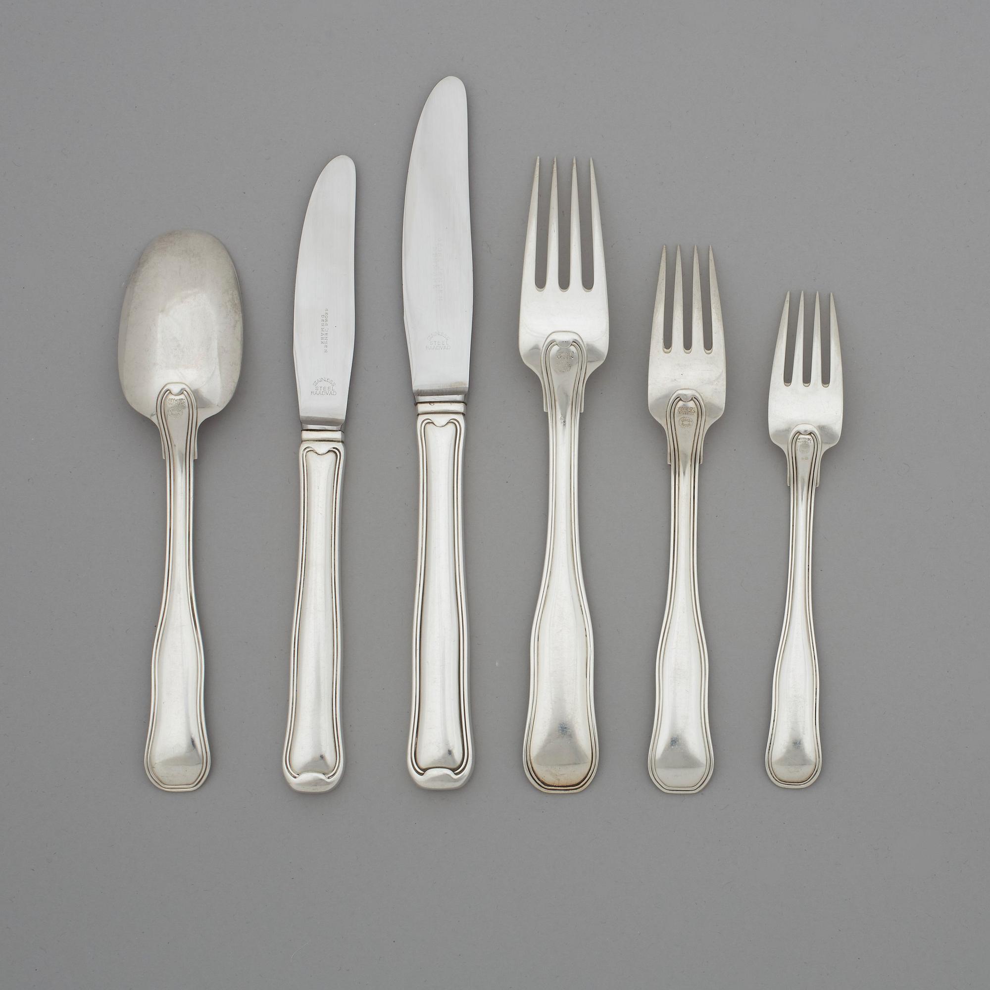 Harald Nielsen, bestickuppsättning, 64 delar "Dobbelriflet/Old Danish", Firma Georg Jensen, Köpenhamn 1944-77, sterling,