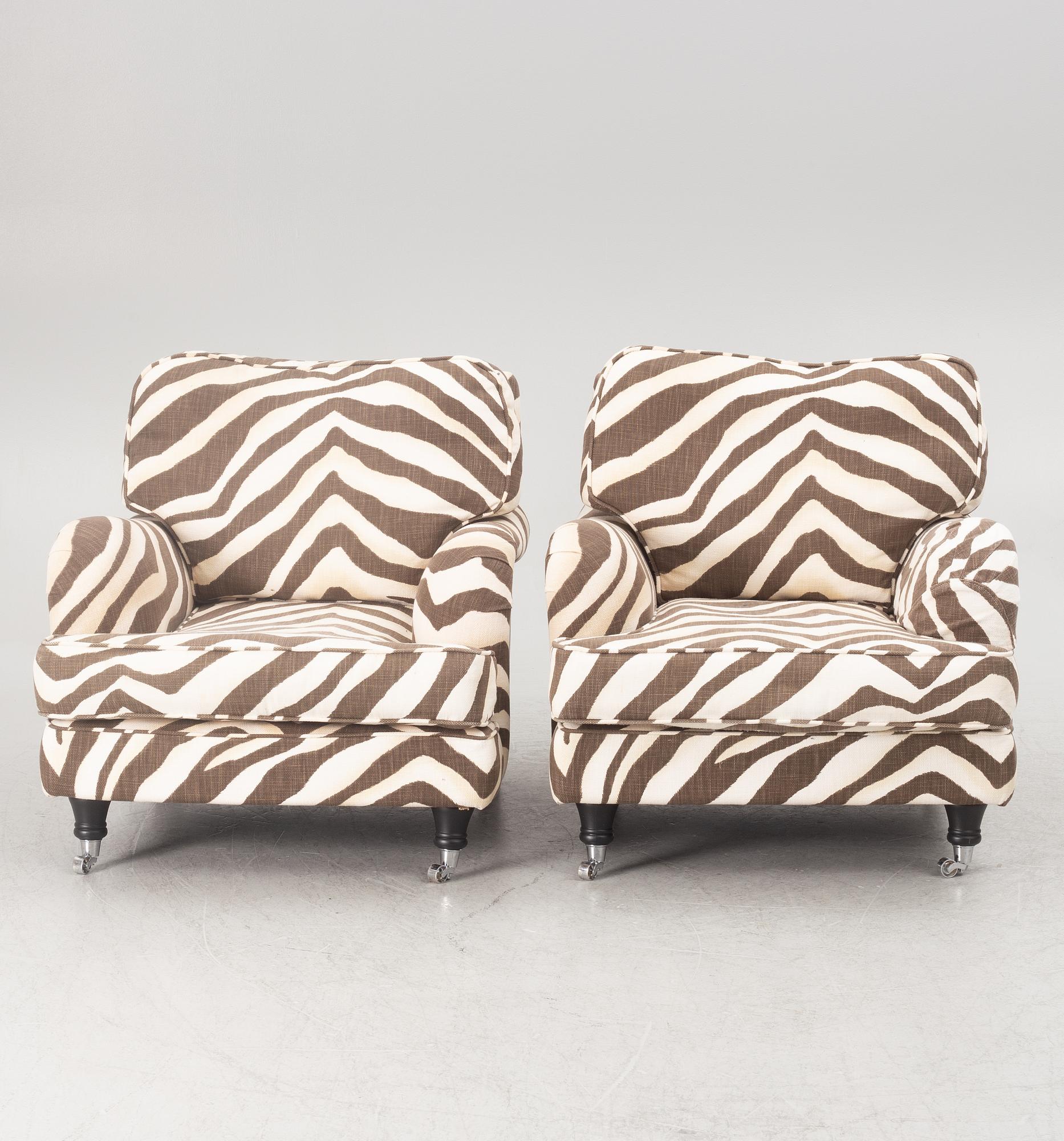 A pair of lounge chairs, Englesson, 21st century.