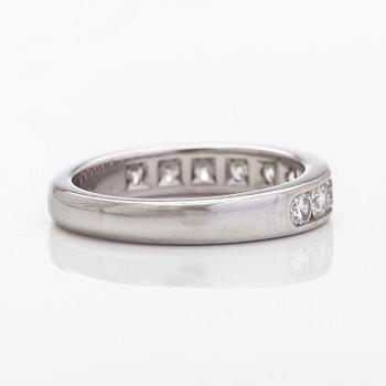 Tiffany & Co, ring, halvallians, "Tiffany Setting", platina och briljantslipade diamanter.