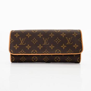 Louis Vuitton, a Monogram Canvas 'Pochette Twin GM' bag.