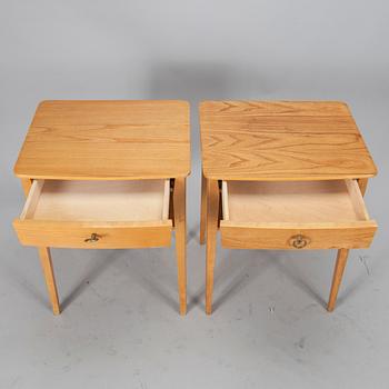 SÄNGBORD / NATTDUKSBORD, ett par, 1900-talets mitt.