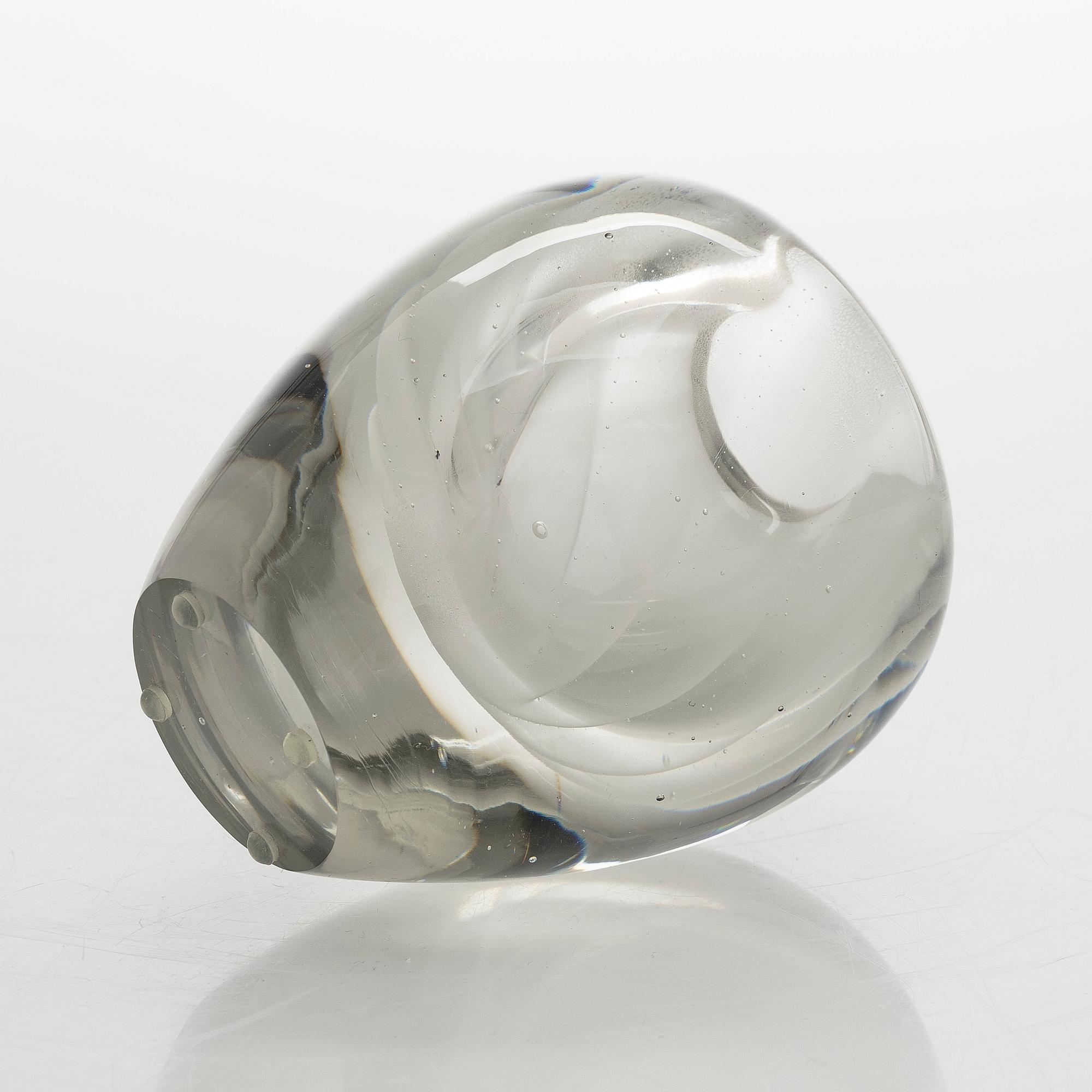 Gunnel Nyman, vas, modell "GN 33", Nuutajärvi Notsjö 1949 - 1951 osignerad.