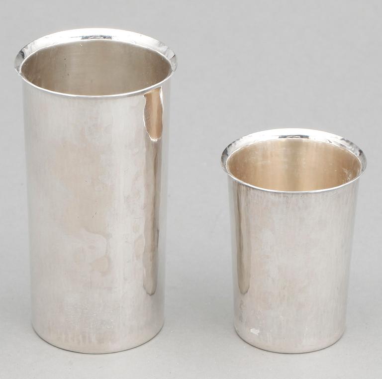 Olle Ohlsson vaser 2 st, sterling silver,  Stockholm, 1987.