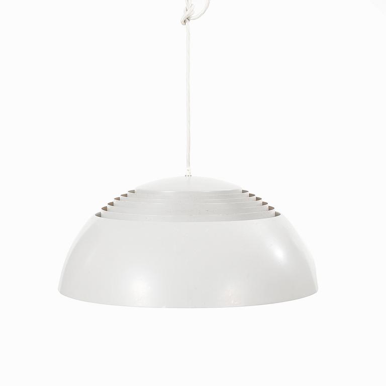 Arne Jacobsen, taklampa, "AJ Royal Pendel", Louis Poulsen, Danmark, 1900-talets andra hälft.