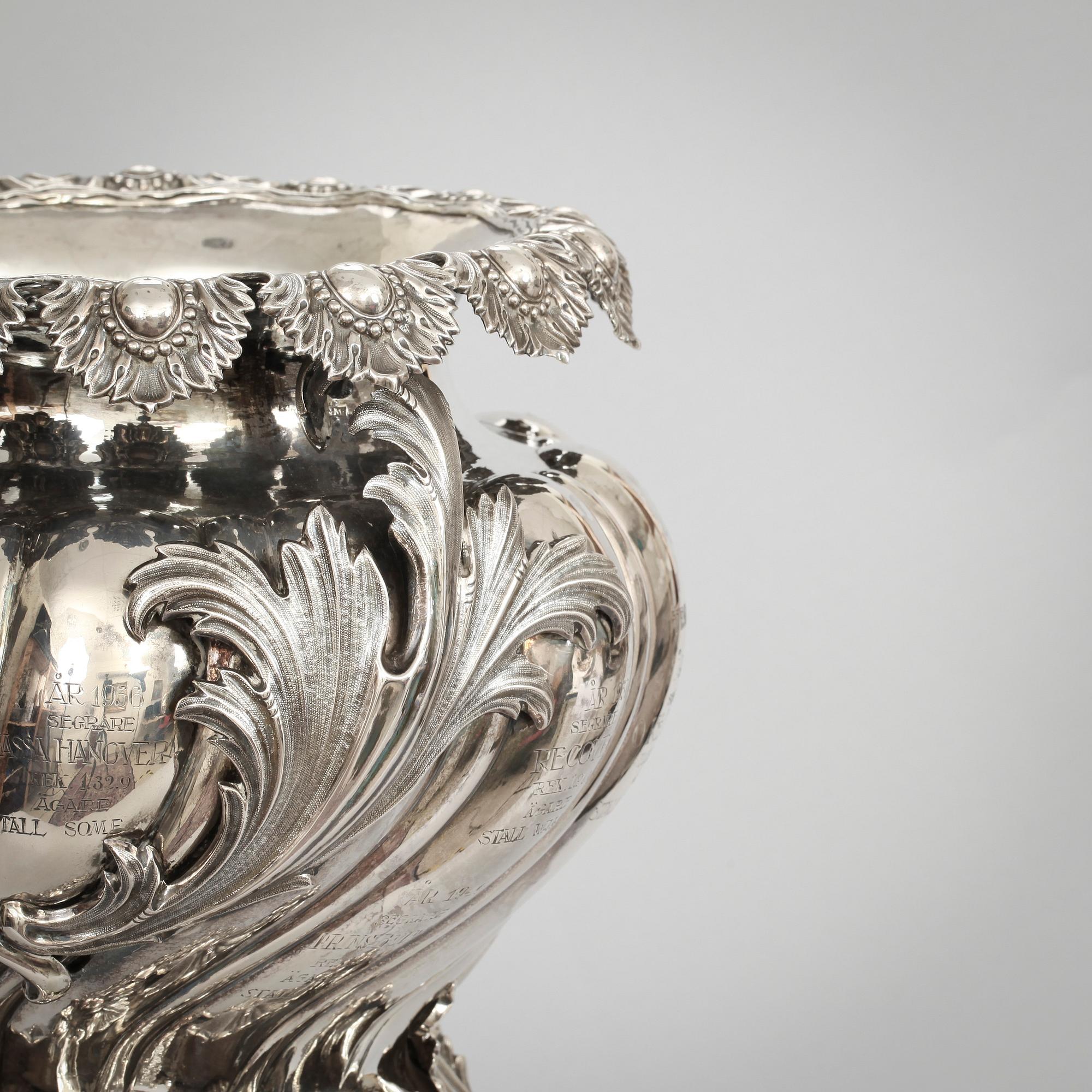 PRAKTPOKAL, silver, Gustaf Möllenborg, Stockholm 1847. Vikt c:a 3.000 g.