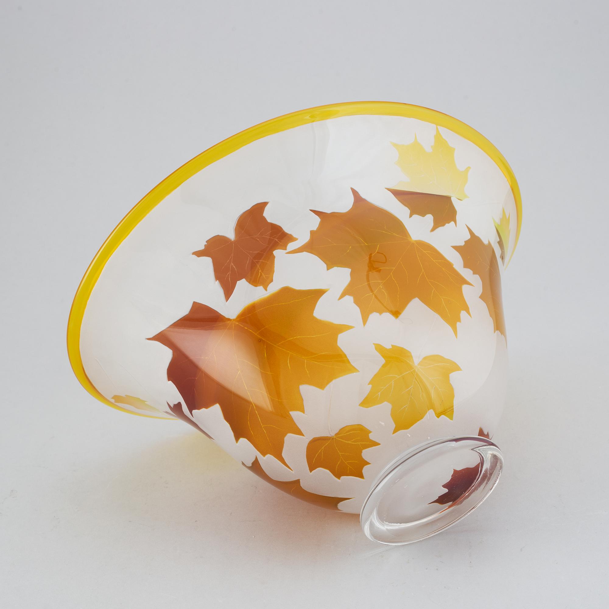 Swedish glass artist, a cameo glass bowl, unidentified signature, Sweden 1988, "unique" H/L.