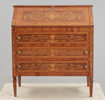 SEKRETÄR, Louis XVI stil, omkr 1900-talets mitt.