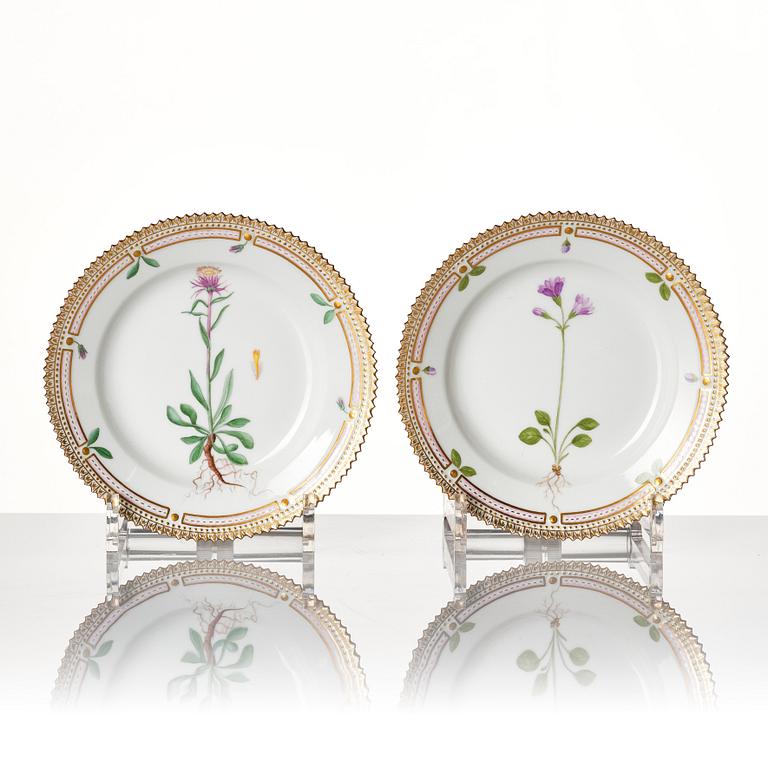 A set of 14 Royal Copenhagen 'Flora Danica' dishes, Denmark, 20th Century.