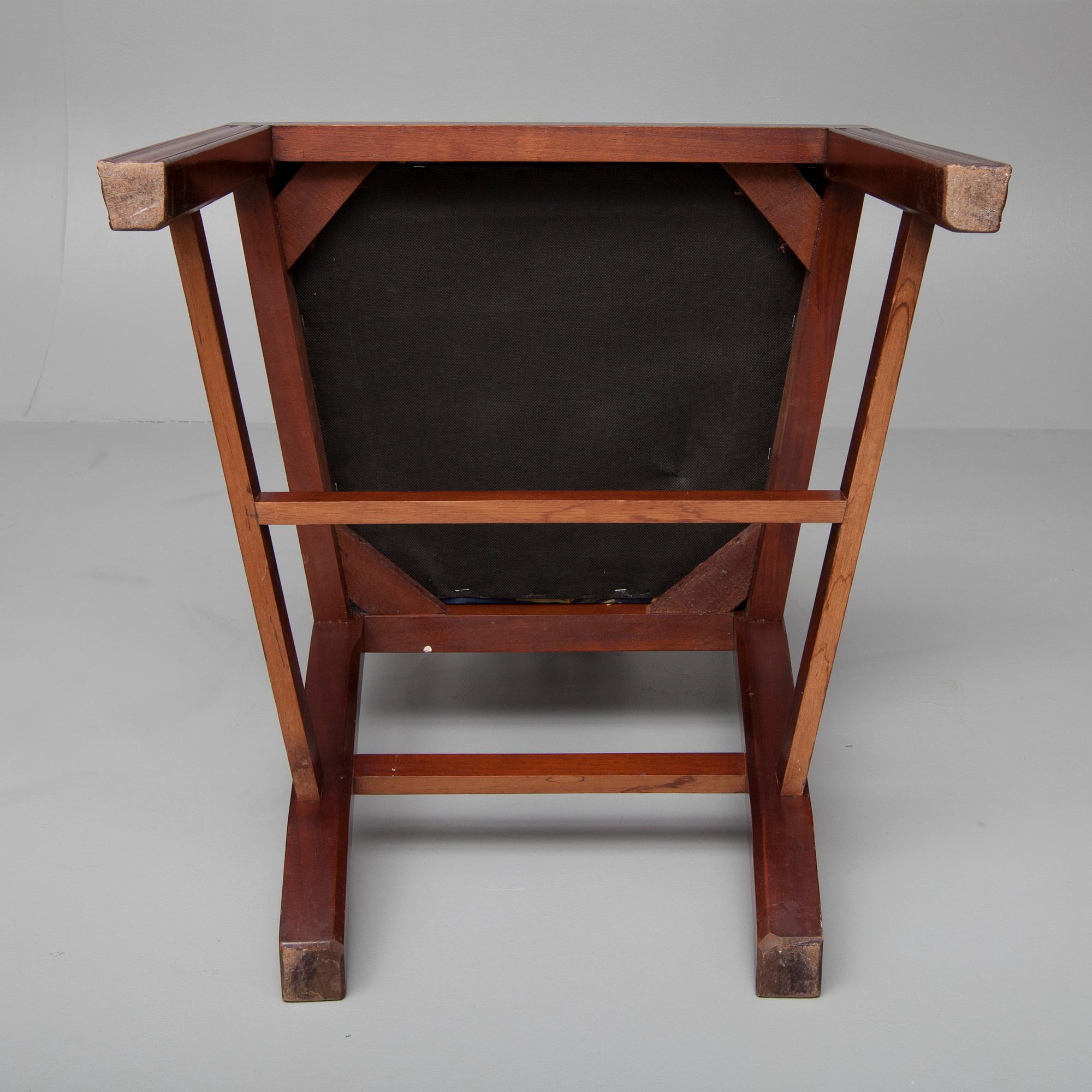 STOLAR, 4 st, och KARMSTOLAR, 2 st, Chippendale, 1900-talets senare hälft.