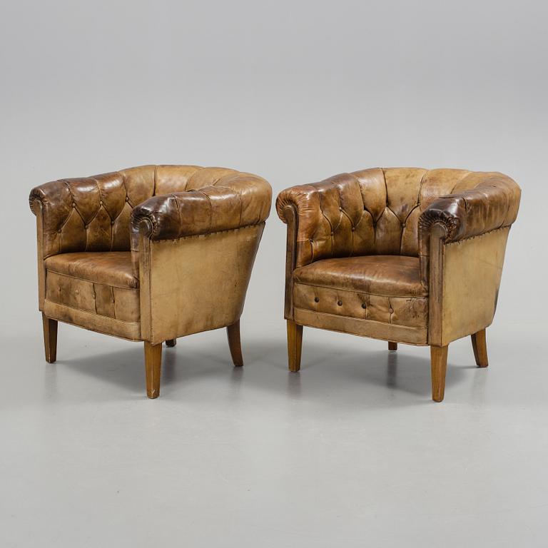 FÅTÖLJER, ett par, sk clubfåtölj, 1900-tal.