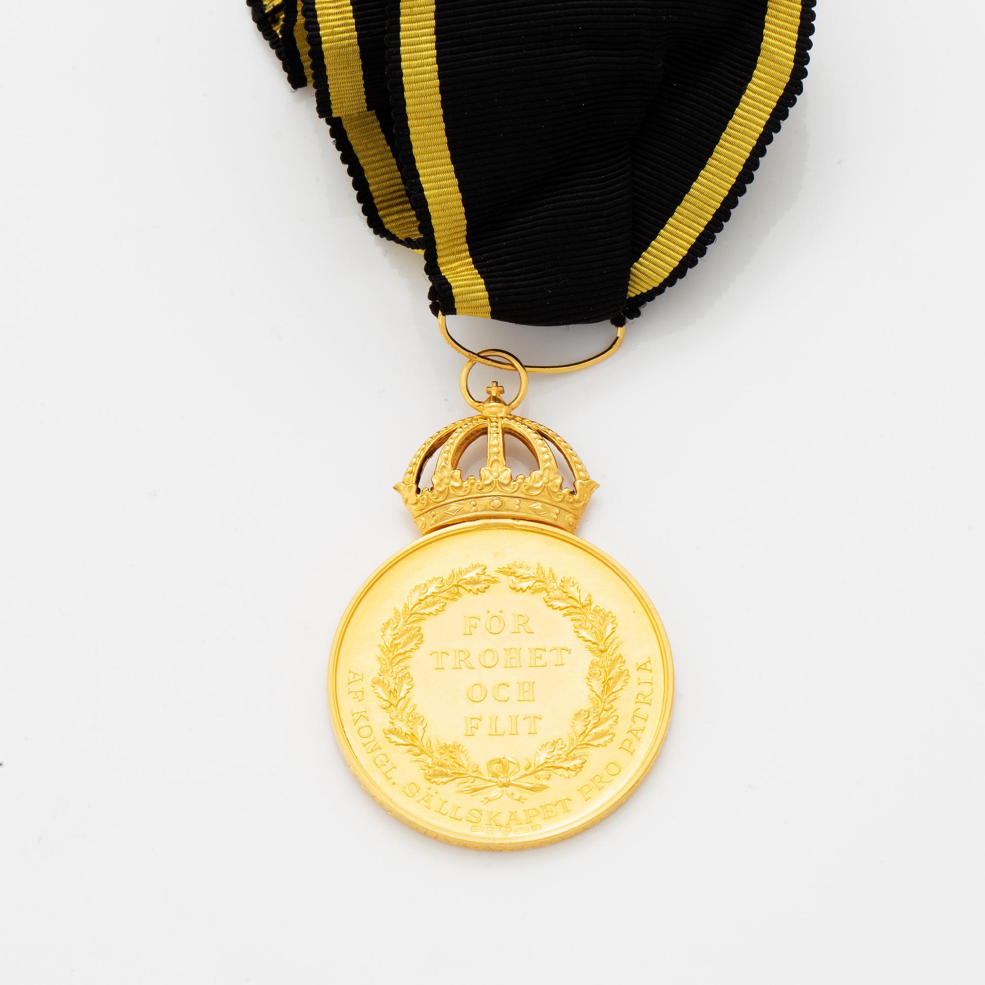 Medalj, Kunglig, "För trohet och flit", 23K och 18K guld, af Kongl. Sällskapet Pro Patria, 1974.