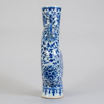 PILGRIMSFLASKA, porslin. Qianlong (1736-1795), Kina.