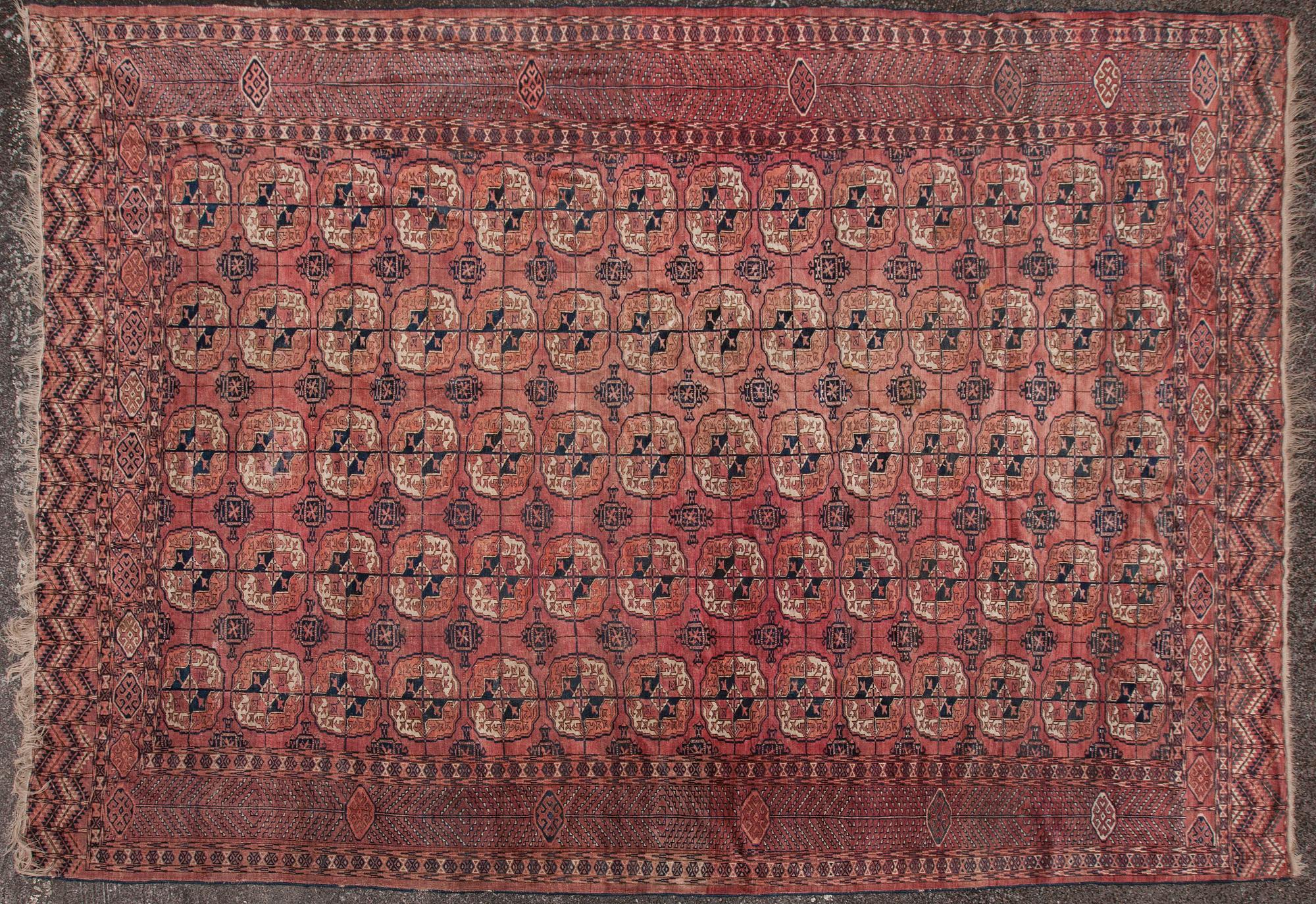 MATTA, Tekke. Ca 258x360 cm.