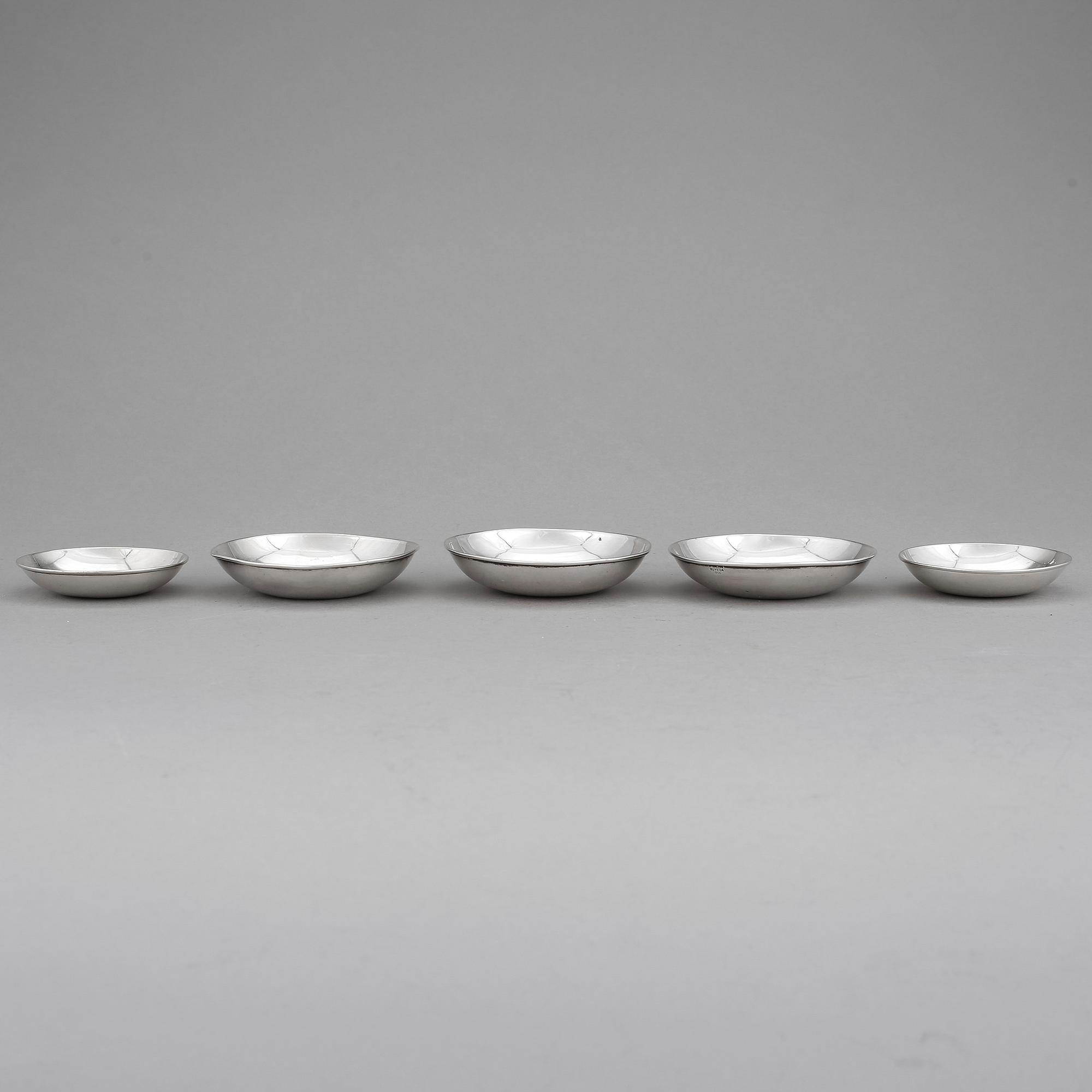 SKÅLAR/FAT, 5 st, silver, Japan. Vikt 228 g.