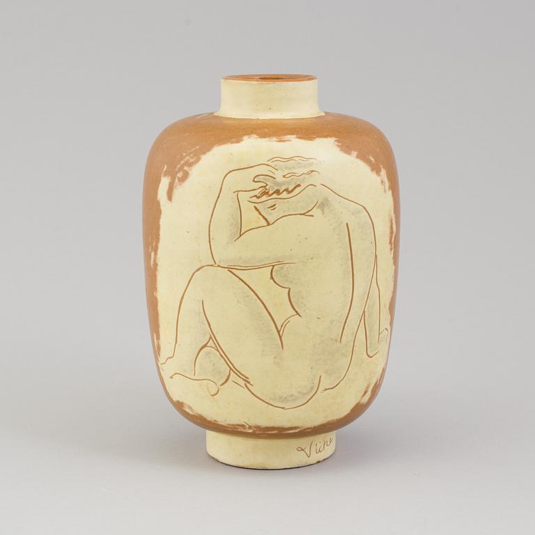 A vase by Vicke Lindstrand for Upsala Ekeby, 1940s.