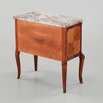 BYRÅ, Louis XV-stil, omkr 1900-talets mitt.